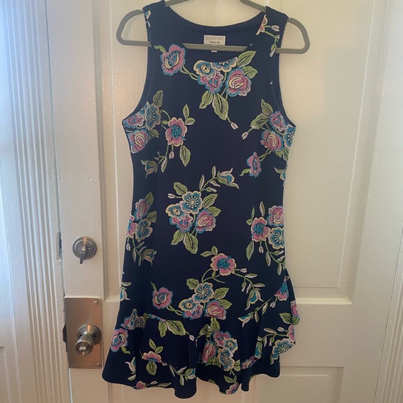 Signature by Robbie Bee. Size Large - Picture 6 of 16